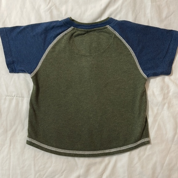 3/$15 💟 The Children’s Place Boys Shirt Size 18M - Picture 2 of 3